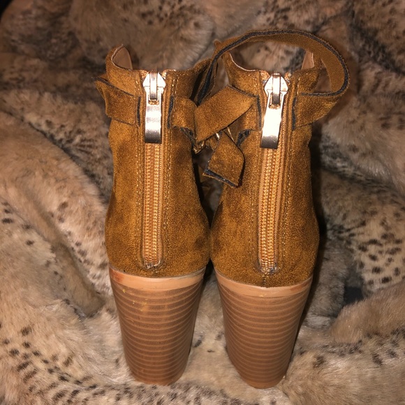 Shoes - Picture 3 of 3